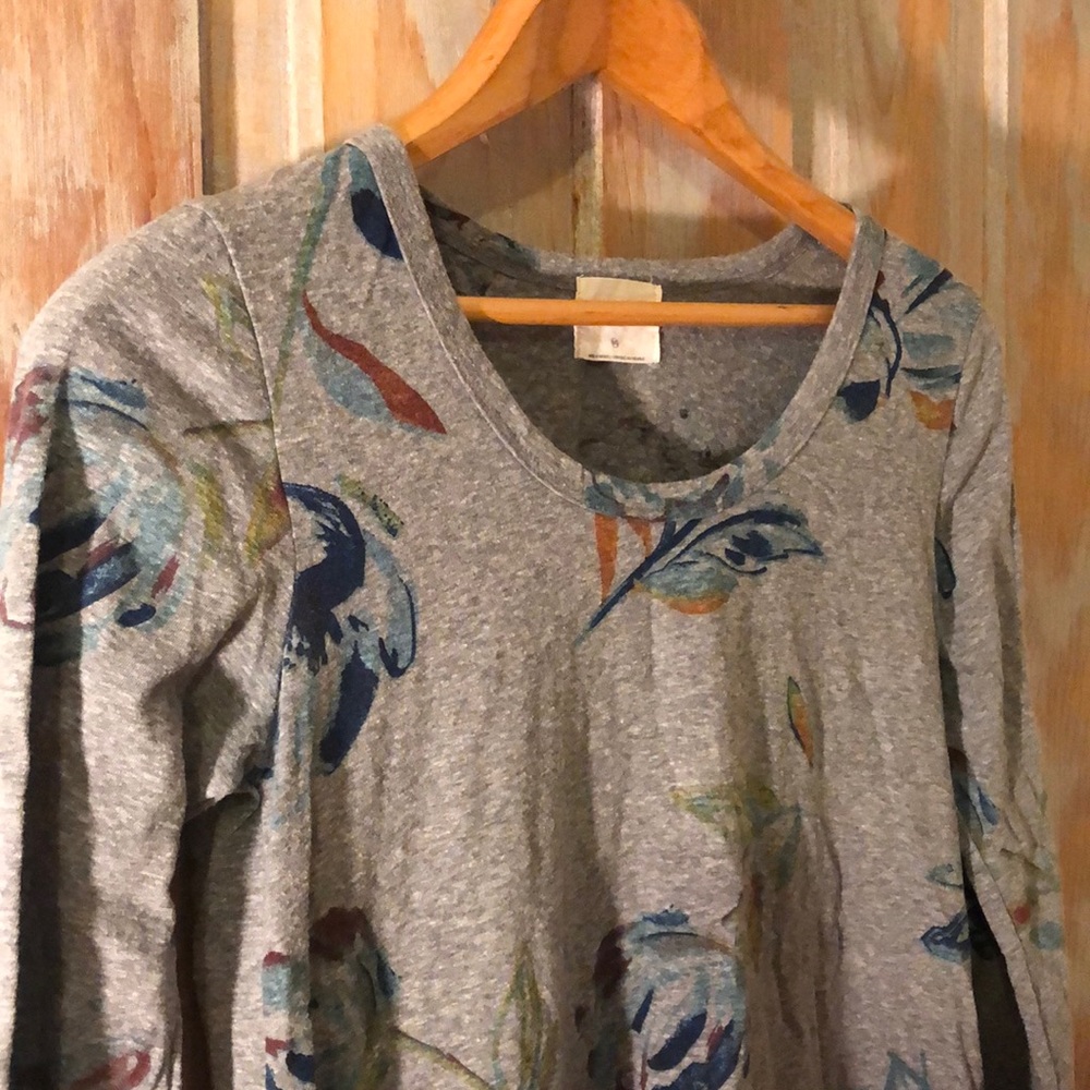 Anthropologie T.La 3/4 Sleeve Gray Floral Top